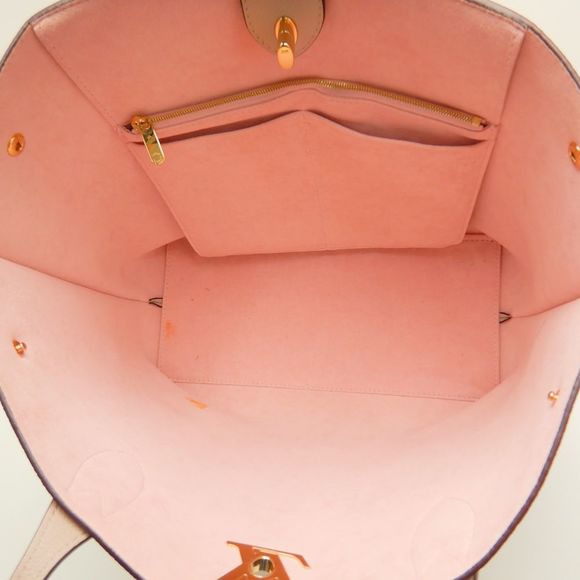 Louis Vuitton Lock Me Go Calf Greige Tote Bag Crème - Picture 7 of 8